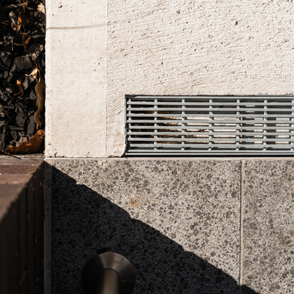 100 mm x 55 mm Galvanised Heelguard Grate & Channel – 1500 mm Length – Mini-Heelguard™