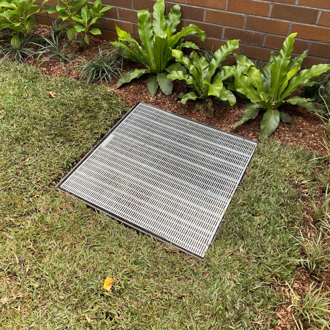 450mm x 450mm Plastic Drainage Pit + Galvanised Grate – Heelguard, Light Duty