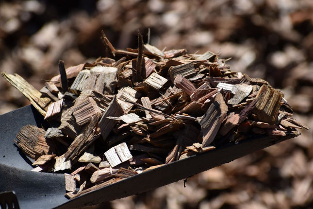 Half Bulk Bag Pine Wood Chip – Natural Decorative Mulch