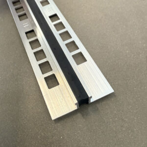 Kc Aluminium Expansion Joint 10mm Black Neoprene x 3m (10/11/12mm) - Size: 10mm