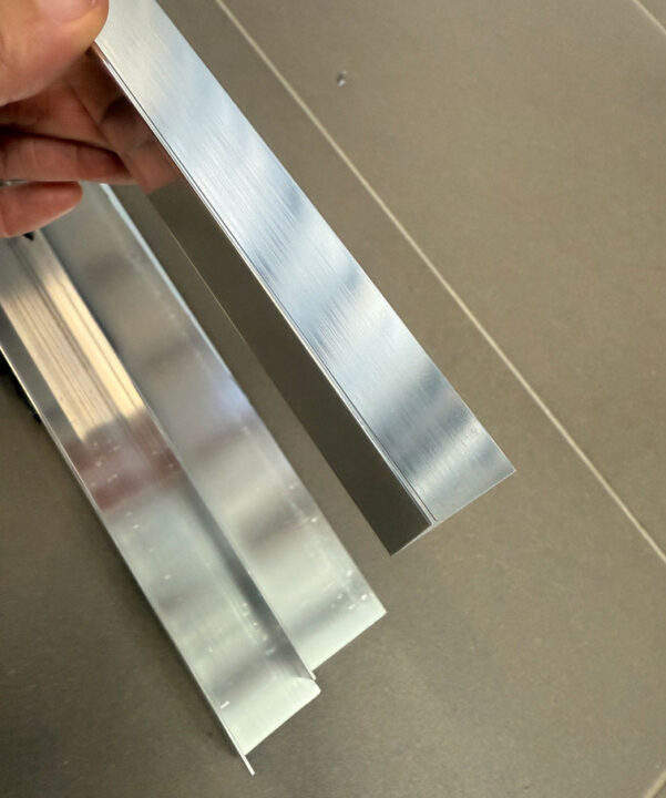 Kc Geometric Aluminium Angle 1.4/1.5mm x 3m Bright Silver - Size: 20mm × 32mm × 1.4mm